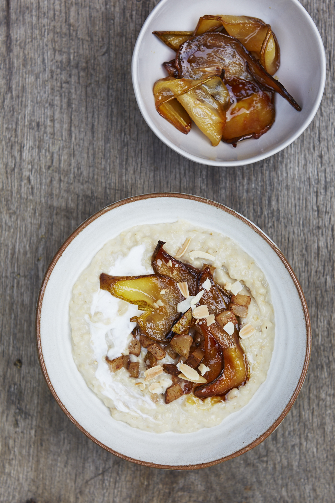 WINTER WARMER Caramelised Pears on Porridge